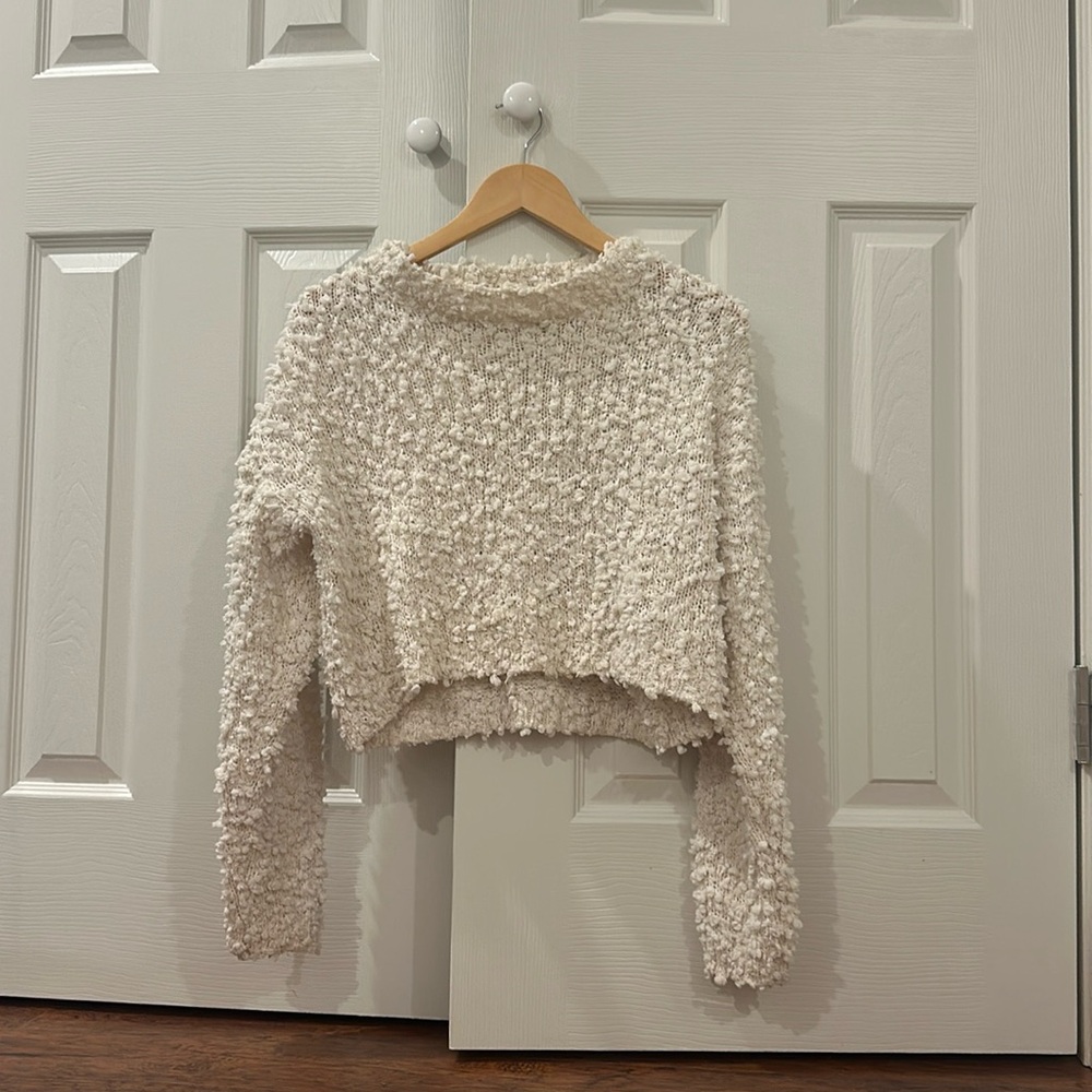 White knitted top